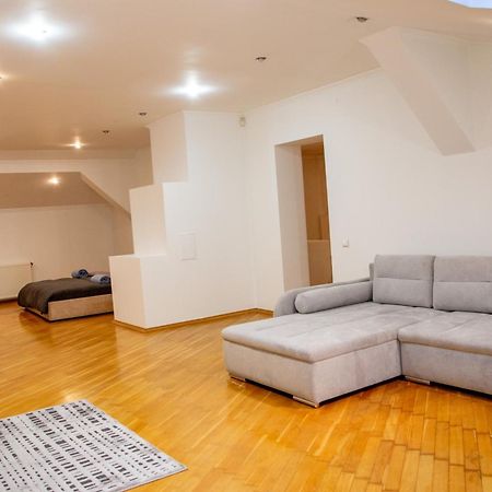 Apartment Kostyushka Лвив Екстериор снимка